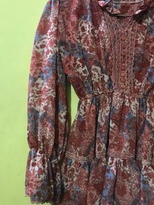 Floral Print Ruffled Neck Top