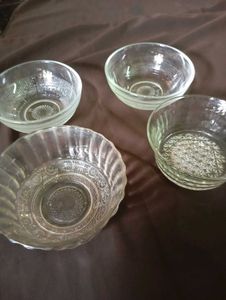 Glass Bowls (Set of 4)