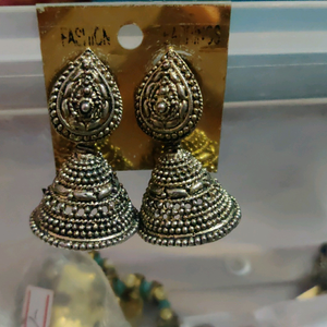 nice jhumka earings brand new condition