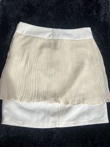Cream Pleated Mini Skirt  Waist 28 Size s