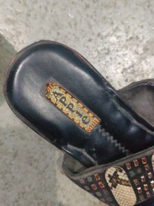 Black Flats Sandal