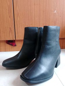 Black Women&#39;s Boots