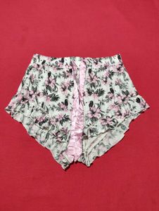Girl Shorts Size 32