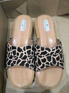 Giraffe Print Platform Slides