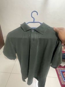 olive colour polo T-shirt