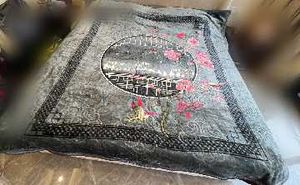 Floral Design Throw Blanket