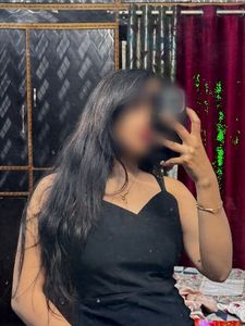 Chic Black Bodycon Midi Dress