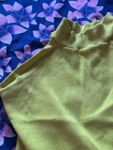 Pretty Small Skirt With A Half sleeve Cute Top