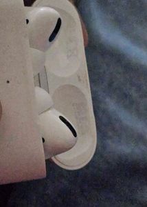 Airpods Pro (1st Gen)