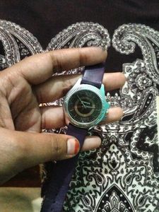 Stylish Purple Wristwatch