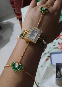 Elegant Gold &amp; Green Watch