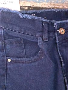 Dark Blue Flared Jeans with cute fimbrie this.