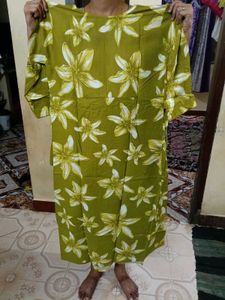 UNUSED NEW Floral Embroidered Kurta