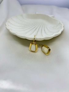 Elegant Gold Tone Drop Earrings