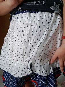 Girl&#39;s Top and Skirt Set