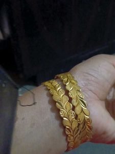 Gold Leaf Bangle Set