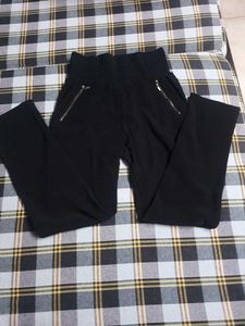 Combo of woollen top and jeggings
