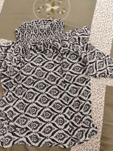 Patterned Black & White Top cold shoulder