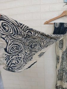 Stylish Black &amp; White Scarf