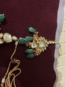 Elegant Kundan Necklace Set