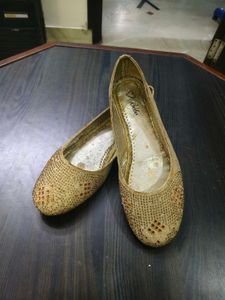 Golden Ballerinas