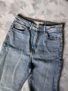 Straight Fit Jeans.. Fis Like A Glove