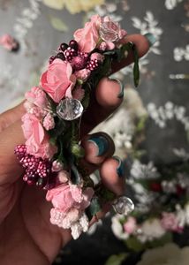 3 Floral Hair Accessories