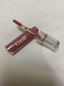 gush lipgloss (pink)