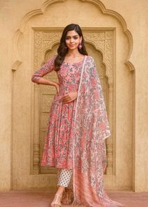 👗 Anarkali Style Kurta Set – XXL – Used Once