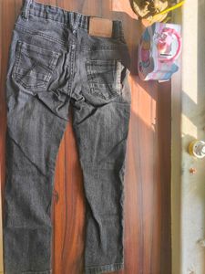 2jeans 1trackpant for boys