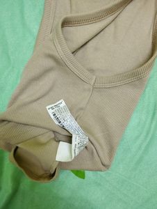 BASIC ZARA CROPPED VEST🎽