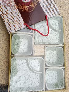 Set of 4 Bowls and 2 plates 🥰🤌 Crockery