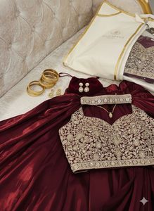 Exclusive Bridal/Party Lehenga Set 🌹With free ear