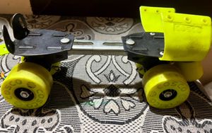 Retro Roller Skates - Size Adjustable