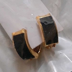 Pinteresty Style Black Glittery Stud