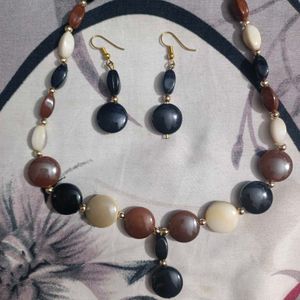 Vintage Beaded Necklace &amp; Earring Set