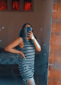 Green And Black Sexy Bodycon With A Tie Up At Both Side To Make It More Short //Size :XS//Tokyo Talkies