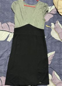 Chic Two-Tone V-Neck Dress