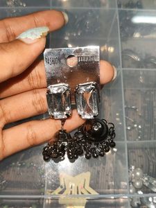 Unique Oxidised Jhumka With Diamond