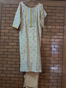 Pour Muslin  Kurta N TROUSER