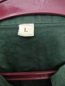 Elegant Green Kurta with buttons and leaf
