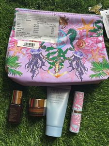 Estee Lauder Skin are Kit With Pouch