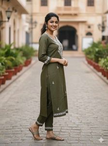 Olive Green Embroidered Kurta XL size