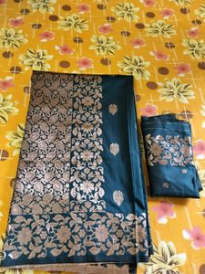 Elegant Green Banarasi Saree( unstitched blouse)