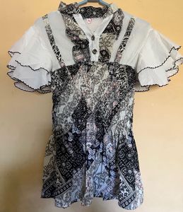 RUFFLE SLEEVES COQUETTE TOP