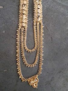 Elegant Gold Layered Necklace
