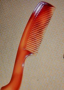 Vintage Brown Comb Set