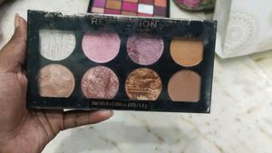 Revolution blusher &amp; Highlighter Palette