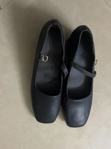 Black Vintage Leather Strap Heels