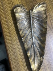 Leaf Design Showpiece